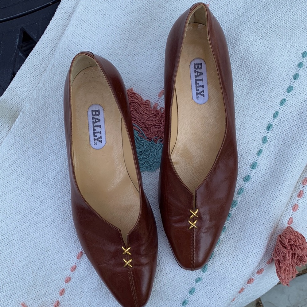 Bally loafers with kitten